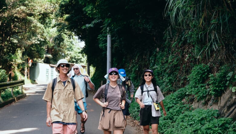 オトナの夏休み。海の荒野を突き進む「岩礁のみち」を歩いてみた。【GO OUT 遊歩倶楽部 三浦半島編 #01】