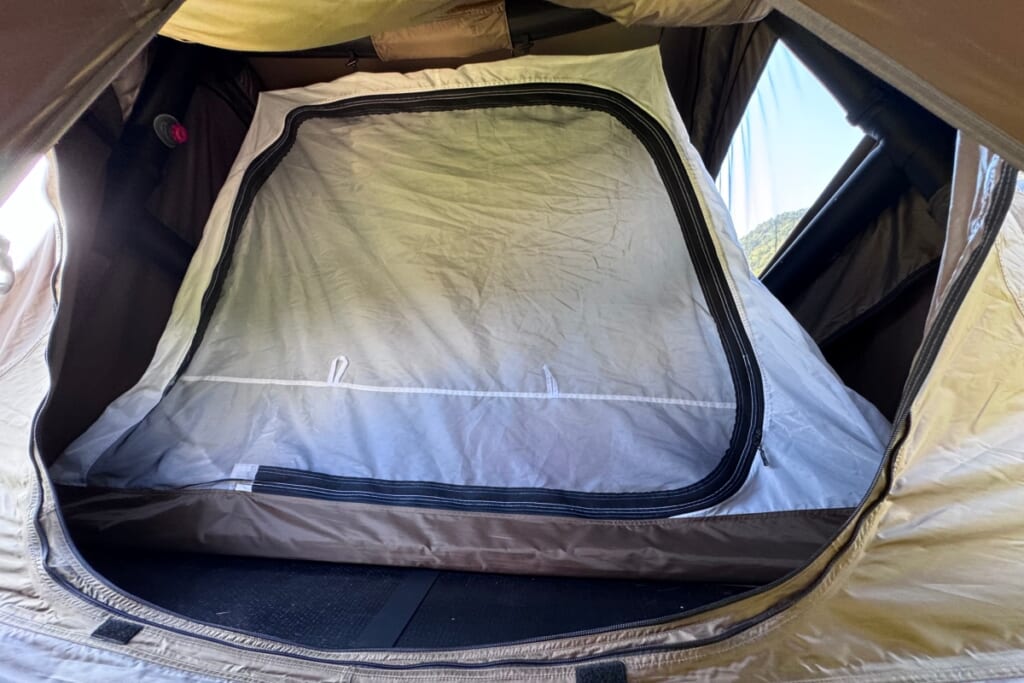 Commander Overland Field Style Edition with Snow Peak
