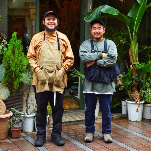 中鉢祥太さん（左） The Bulb Book スタッフ／小島泰介さん（右） 設計士、造園
