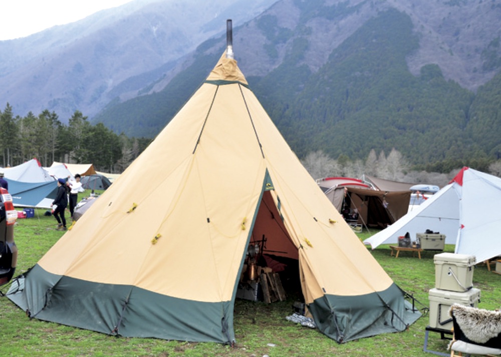 冬キャンプで真価を発揮する 薪ストーブと好相性なテント5選 アウトドアファッションのgo Out