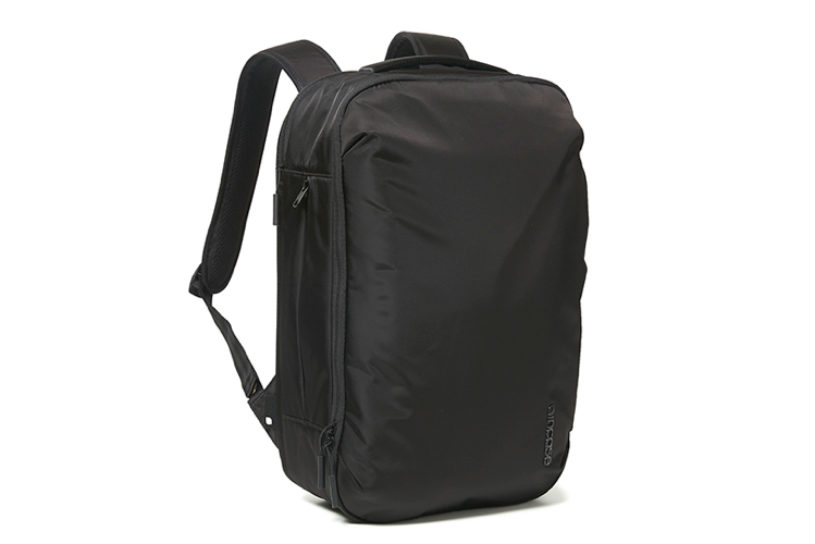 空軍用ジャケットの素材を採用したタフな都会派バッグが、インケースより登場。