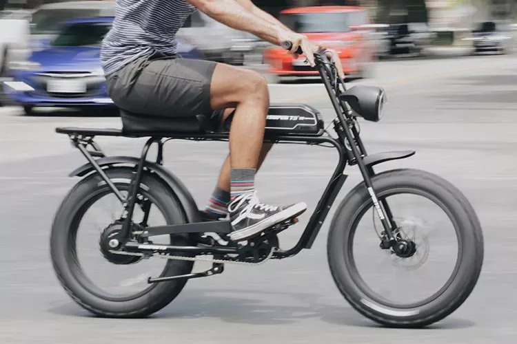 アメリカで話題のバイク風おしゃれ電動自転車が 日本にやって来る アウトドアファッションのgo Out