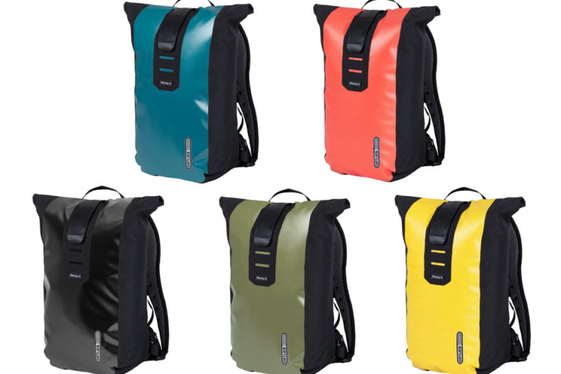 ロングセラーの防水バッグ「ヴェロシティ」がリニューアル！ 5色2サイズでフィールドから旅までカバー。