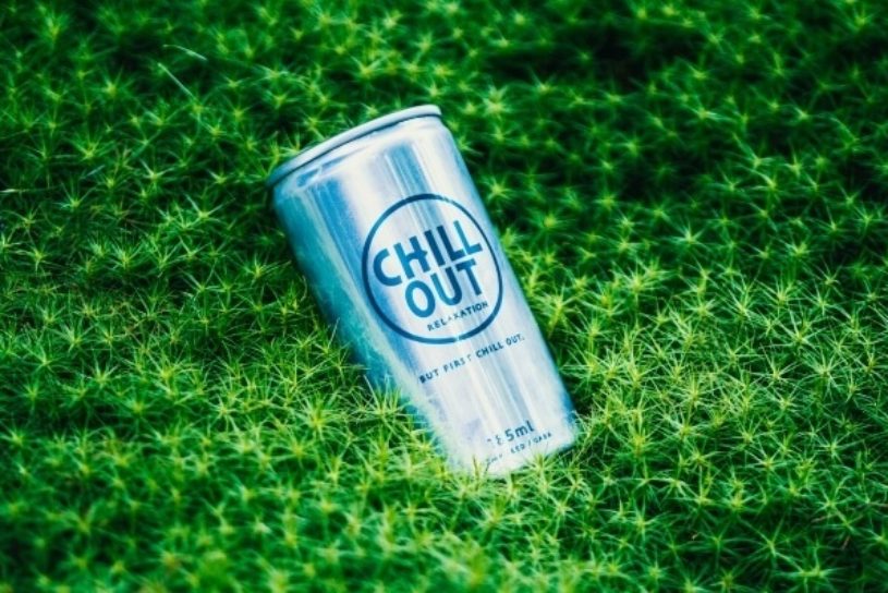 キャンプとも相性◎なリラックス系飲料「Chill Out」が、リニューアルしてよりチルな一本に。