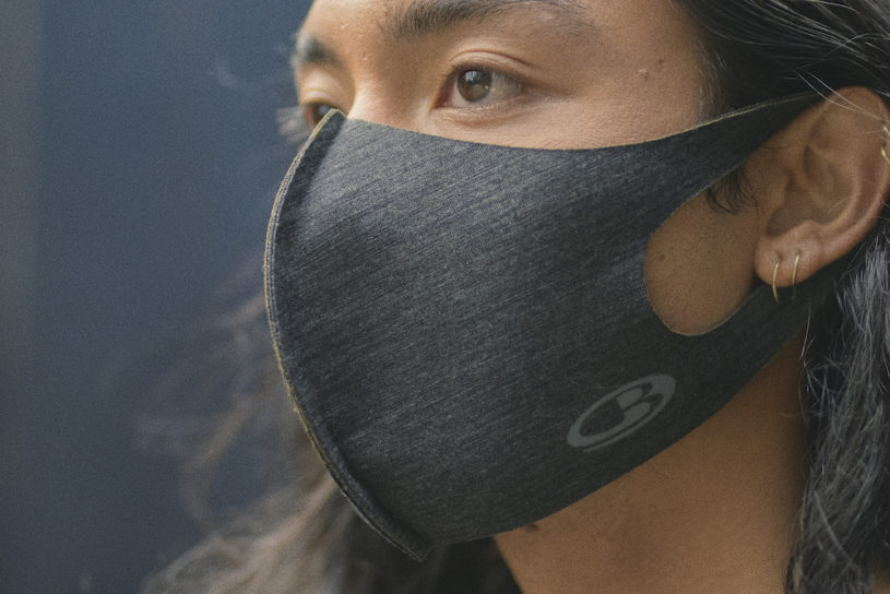アイスブレーカーから、メリノウールの極上マスク。蒸れと臭いを軽減する快適仕様。