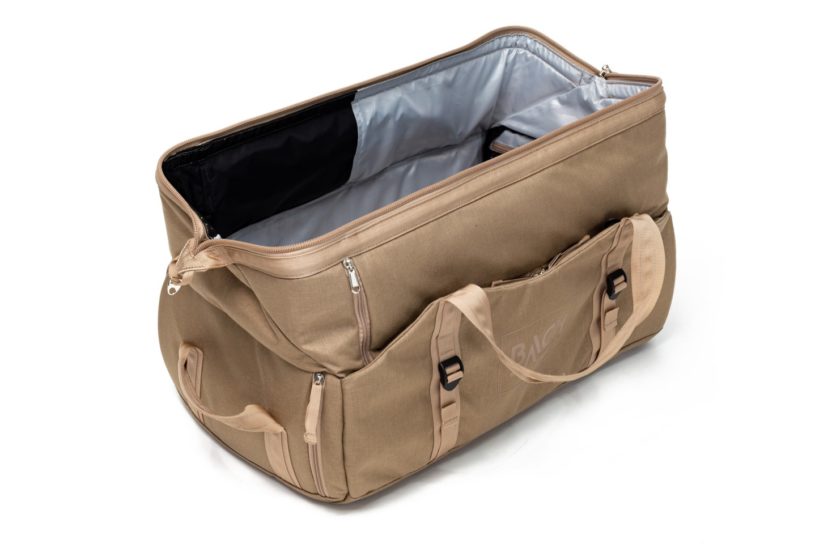 ガバっと開いて使いやすい、バッハの人気ダッフルバッグに新色が追加。